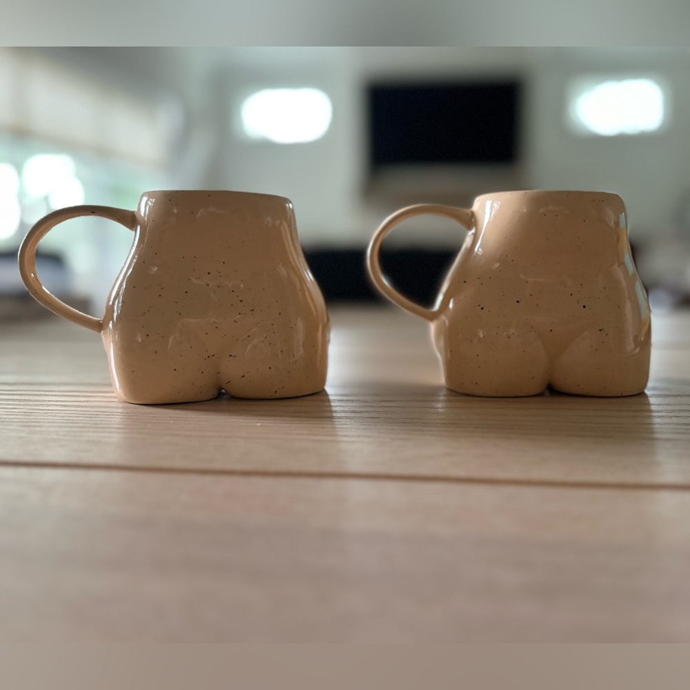 Light Tan Woman’s Bottom/Torso Nude Mug Set